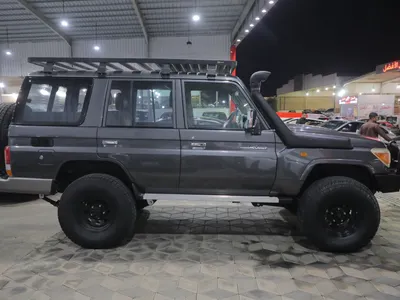 2011 تويوتا لاند كروزر ربع ال اكس