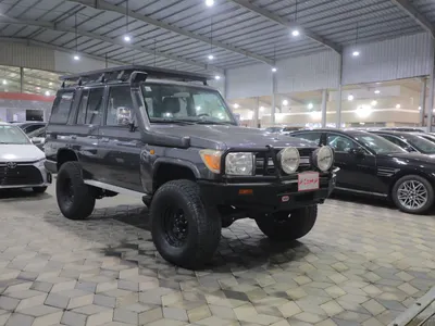 2011 تويوتا لاند كروزر ربع ال اكس