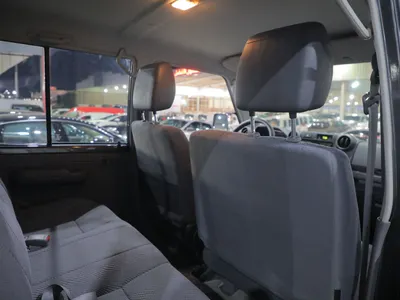 2011 تويوتا لاند كروزر ربع ال اكس