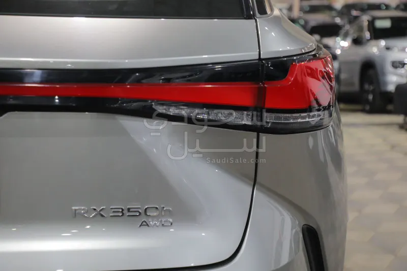 2024 لكزس أر إكس 350