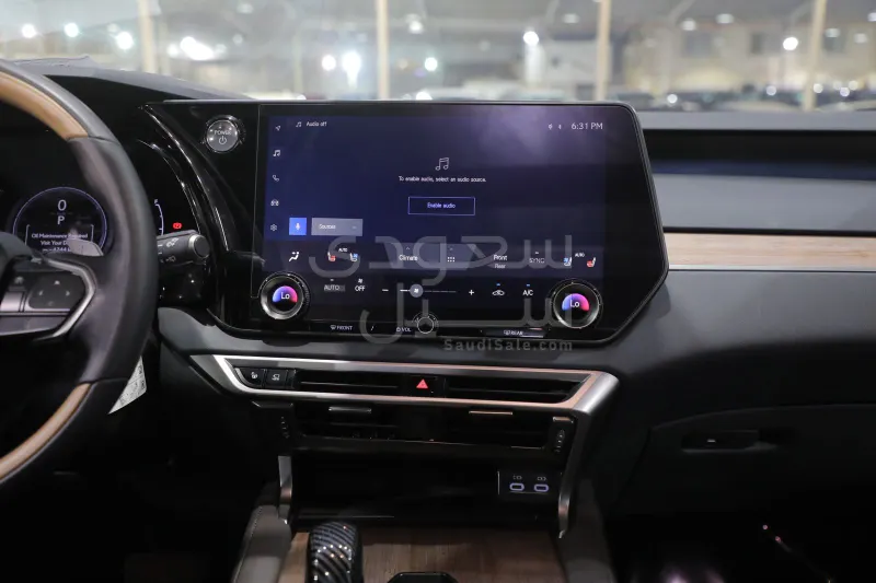 2024 لكزس أر إكس 350