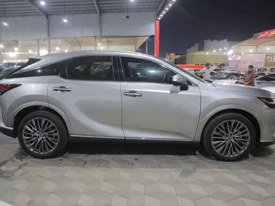 2024 لكزس أر إكس 350