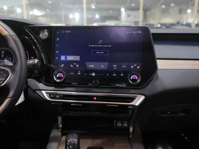 2024 لكزس أر إكس 350