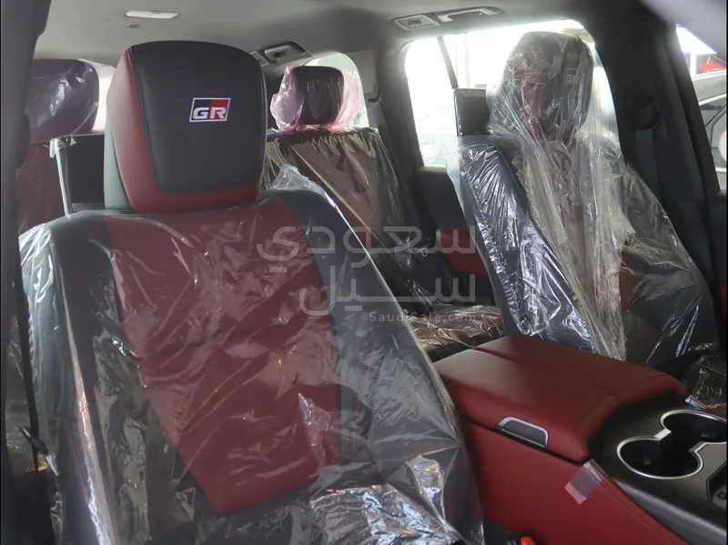 2025 تويوتا لاند كروزر جي ار سبورت