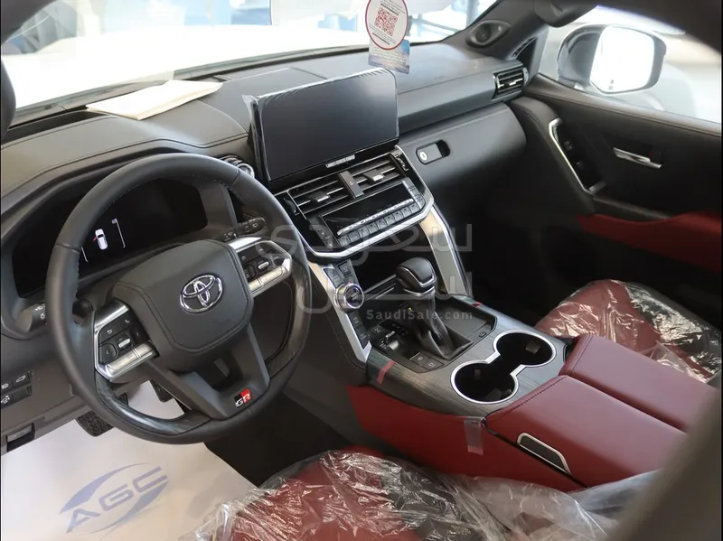 2025 تويوتا لاند كروزر جي ار سبورت