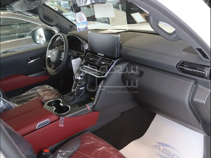 2025 تويوتا لاند كروزر جي ار سبورت