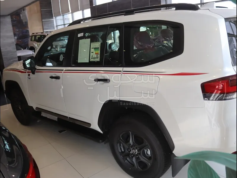 2025 تويوتا لاند كروزر جي ار سبورت