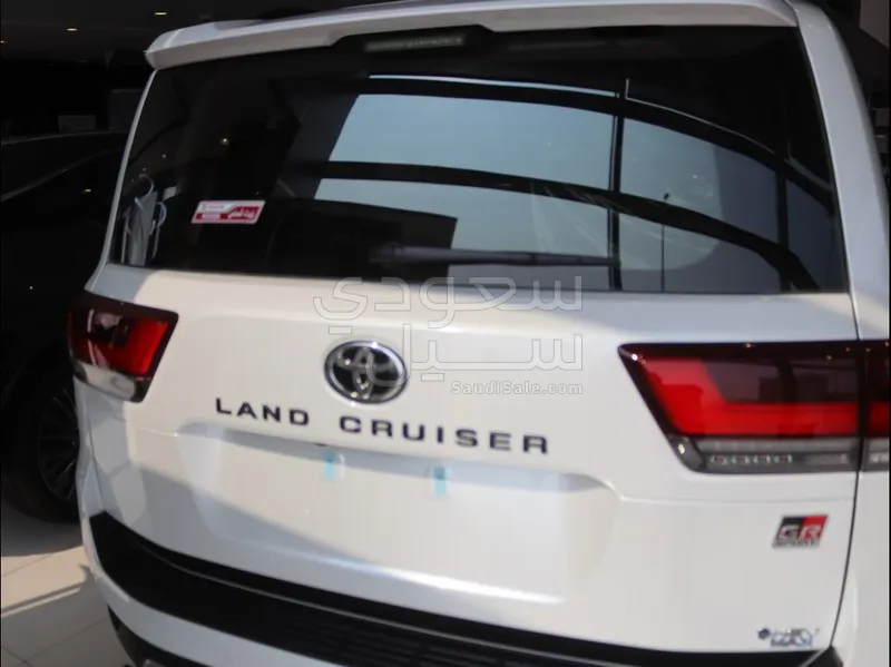 2025 تويوتا لاند كروزر جي ار سبورت