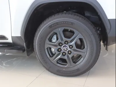 2025 تويوتا لاند كروزر جي ار سبورت