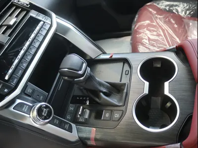 2025 تويوتا لاند كروزر جي ار سبورت