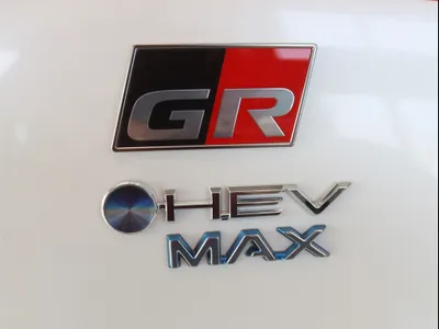 2025 تويوتا لاند كروزر جي ار سبورت