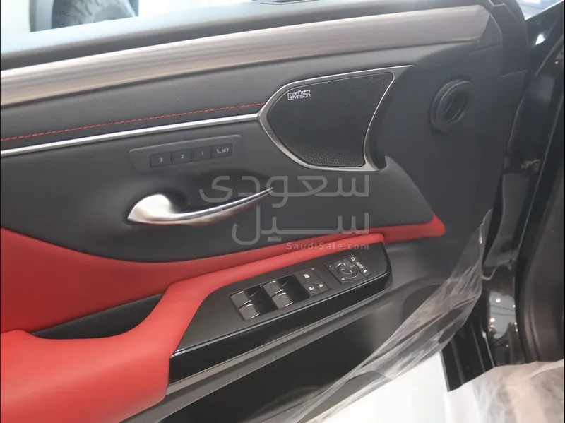 2025 لكزس إي إس 350 اف سبورت