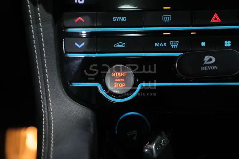 2019 جاكوار اف-بيس