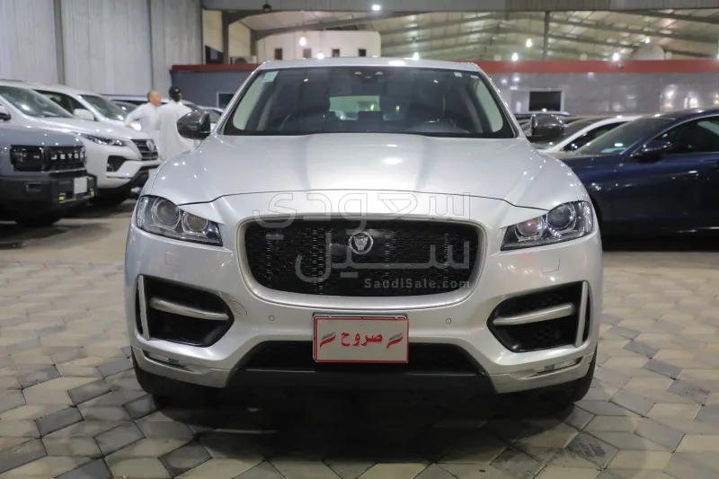 2019 جاكوار اف-بيس