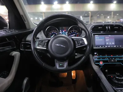 2019 جاكوار اف-بيس