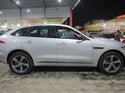 2019 جاكوار اف-بيس