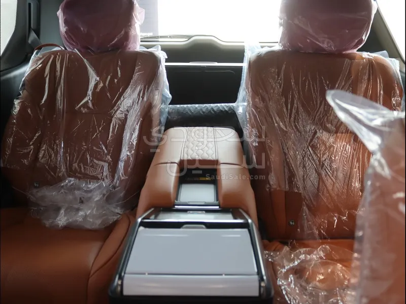 2025 لكزس إل إكس 600 في أي بي