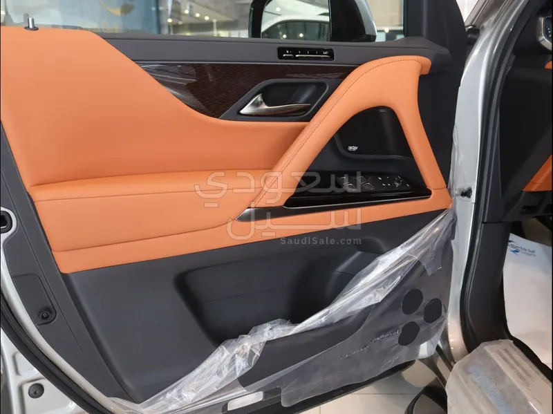 2025 لكزس إل إكس 600 في أي بي