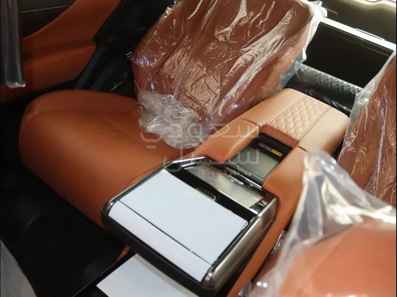 2025 لكزس إل إكس 600 في أي بي