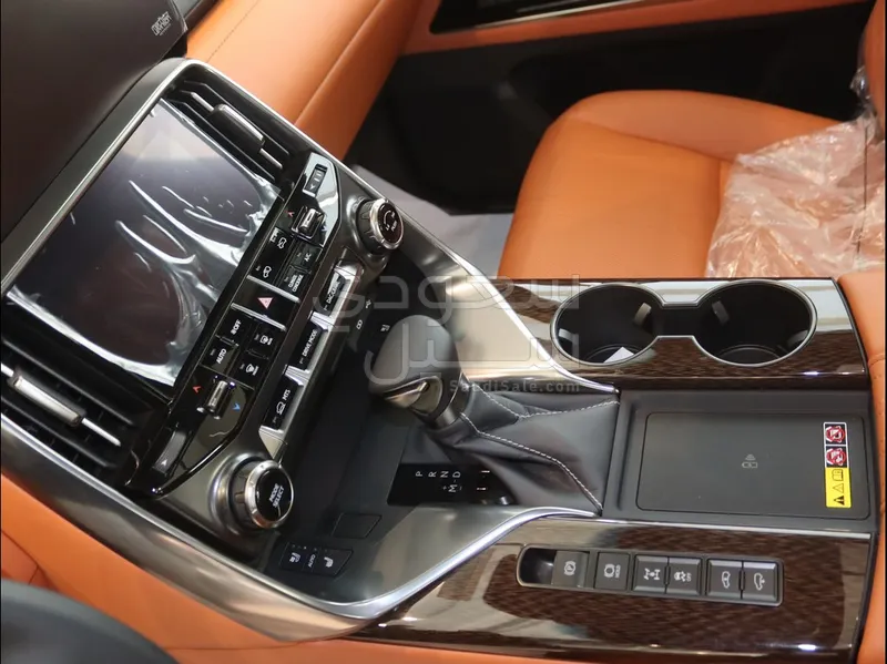 2025 لكزس إل إكس 600 في أي بي