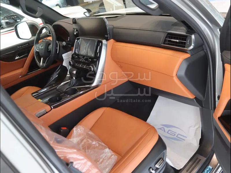 2025 لكزس إل إكس 600 في أي بي