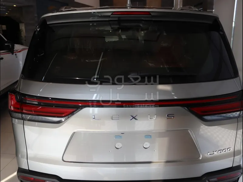 2025 لكزس إل إكس 600 في أي بي