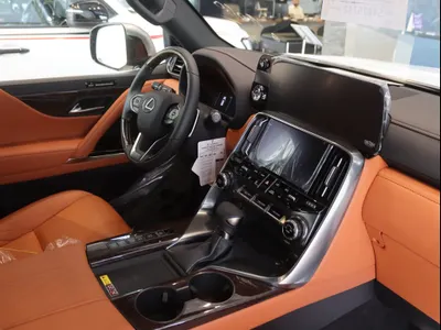 2025 لكزس إل إكس 600 في أي بي