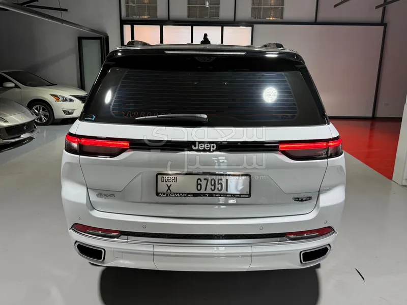 2025 جييب جراند شيروكي ساميت