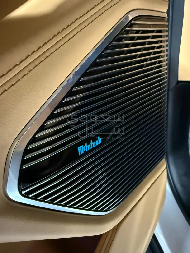 2025 جييب جراند شيروكي ساميت