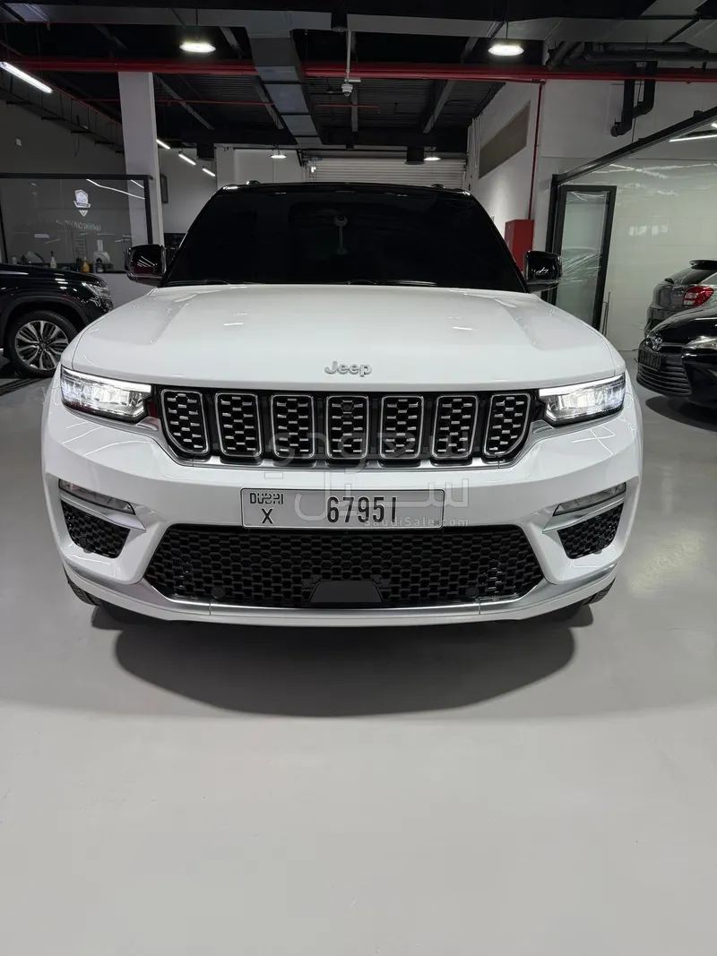 2025 جييب جراند شيروكي ساميت