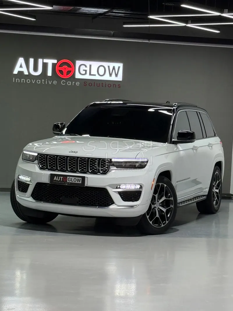 2025 جييب جراند شيروكي ساميت