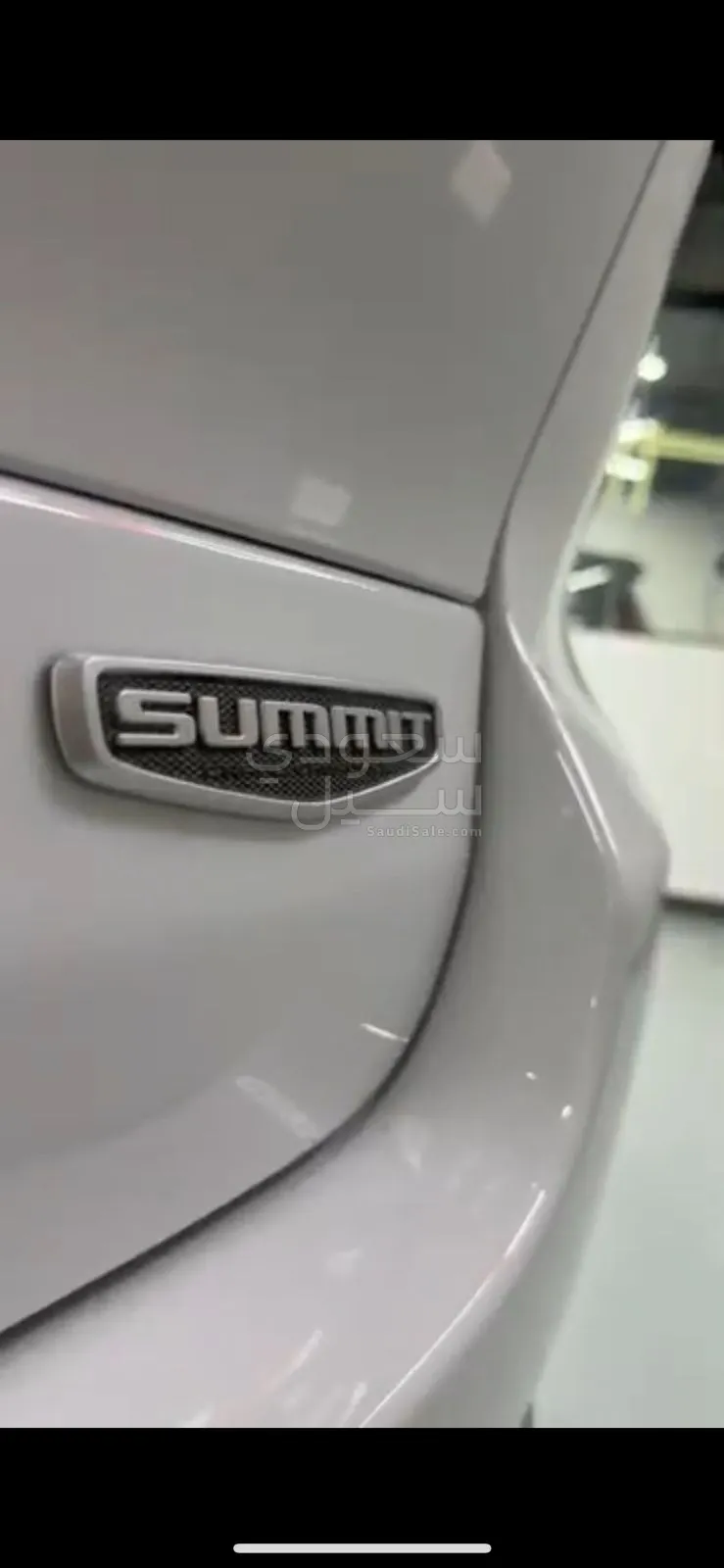 2025 جييب جراند شيروكي ساميت