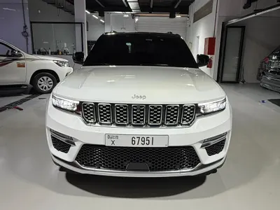 2025 جييب جراند شيروكي ساميت