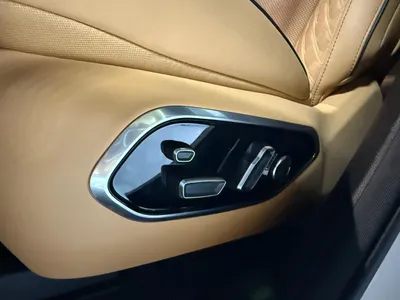 2025 جييب جراند شيروكي ساميت