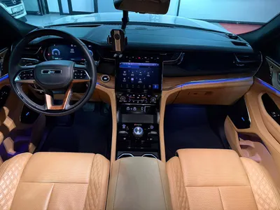 2025 جييب جراند شيروكي ساميت