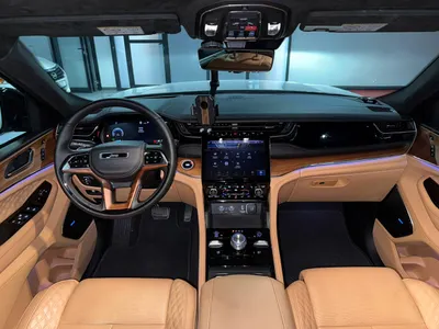 2025 جييب جراند شيروكي ساميت