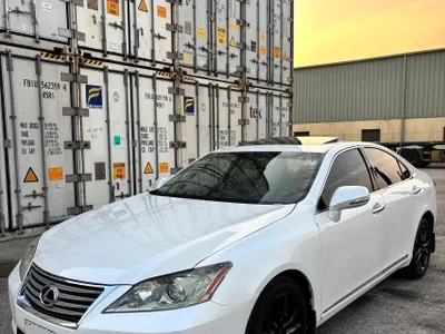 2011 لكزس إي إس 350