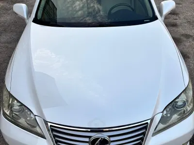 2011 لكزس إي إس 350