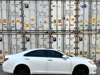 2011 لكزس إي إس 350