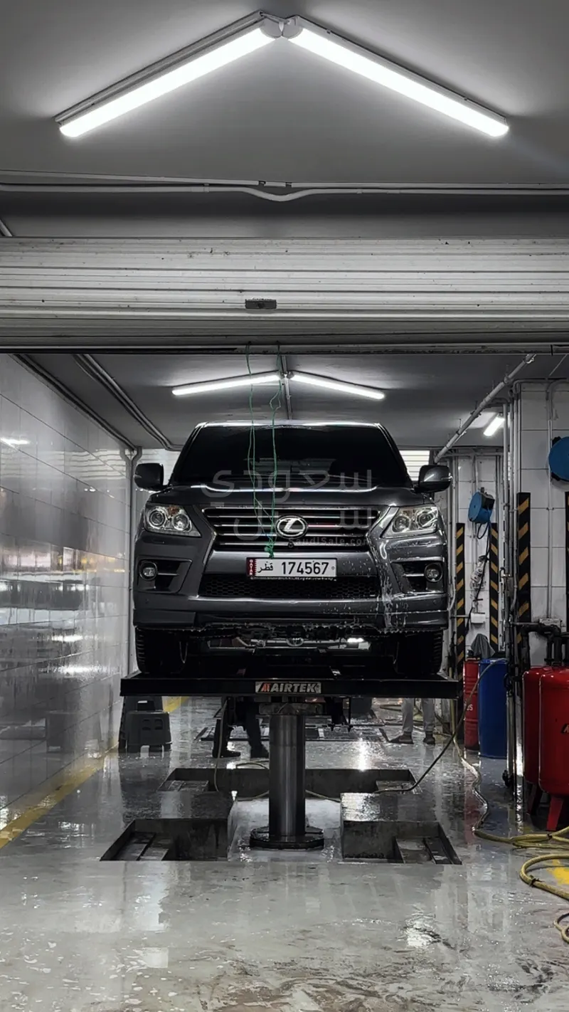 2014 لكزس إل إكس 570 اس