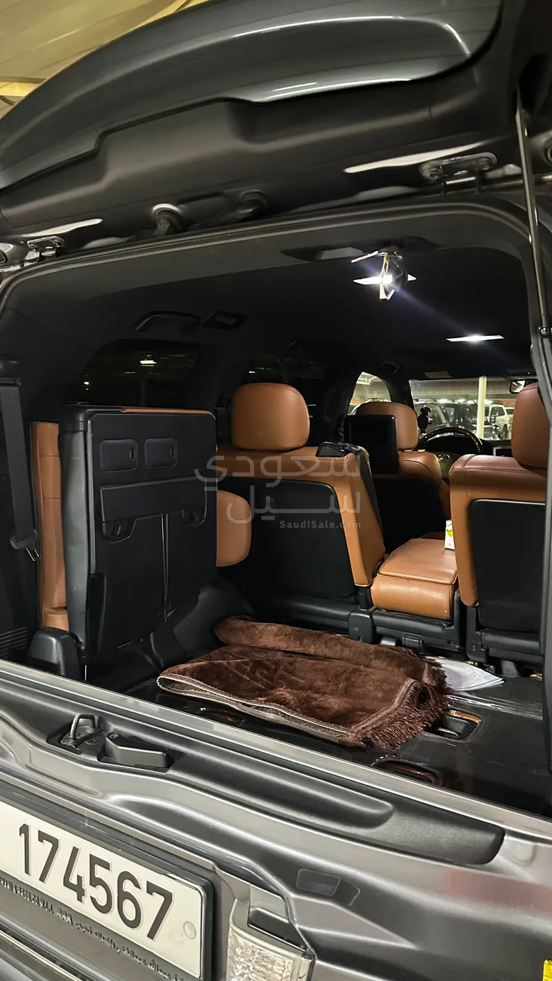 2014 لكزس إل إكس 570 اس