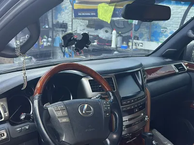 2014 لكزس إل إكس 570 اس