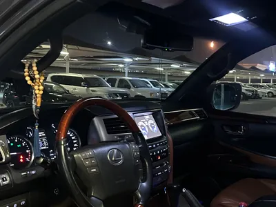 2014 لكزس إل إكس 570 اس