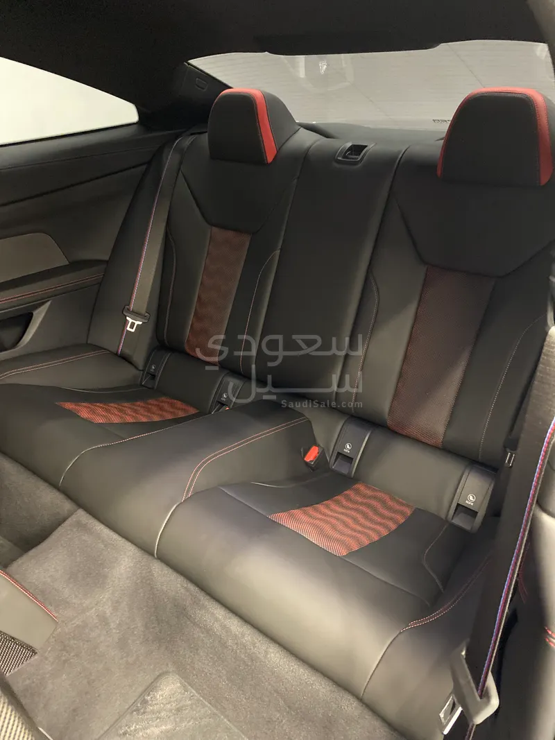 2025 بي ام دبليو الفئة ام إم 4 كومبيتيشن