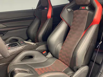 2025 بي ام دبليو الفئة ام إم 4 كومبيتيشن