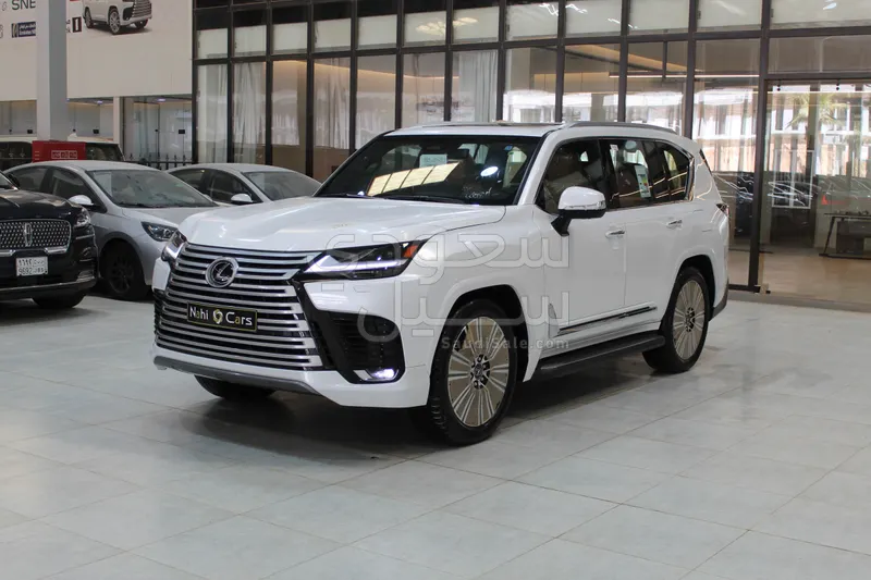 2025 لكزس إل إكس 600