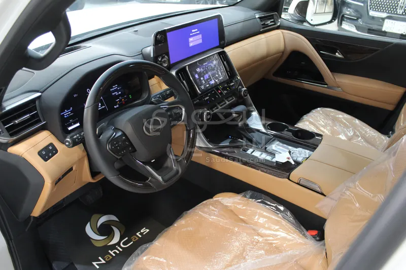 2025 لكزس إل إكس 600