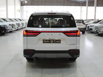 2025 لكزس إل إكس 600