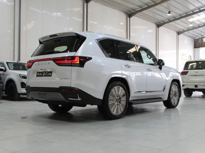 2025 لكزس إل إكس 600