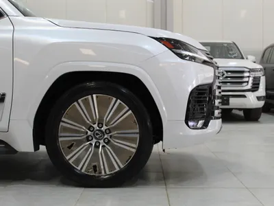 2025 لكزس إل إكس 600